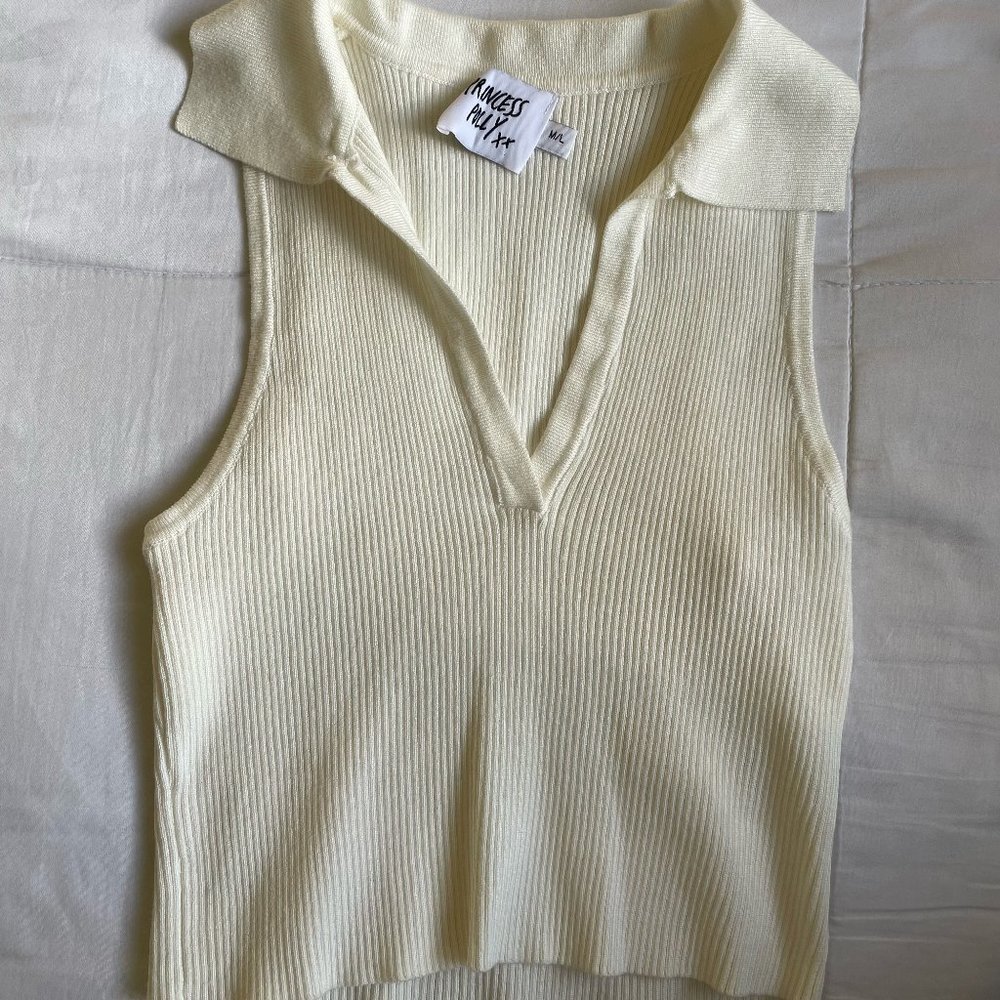 Princess Polly Patterson top in color white, size M/L